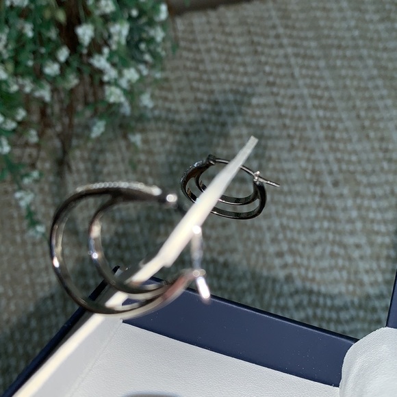 NIB Sofia James New York Fine Silver Plated Austrian Crystals Hooped Earrings - Picture 4 of 5